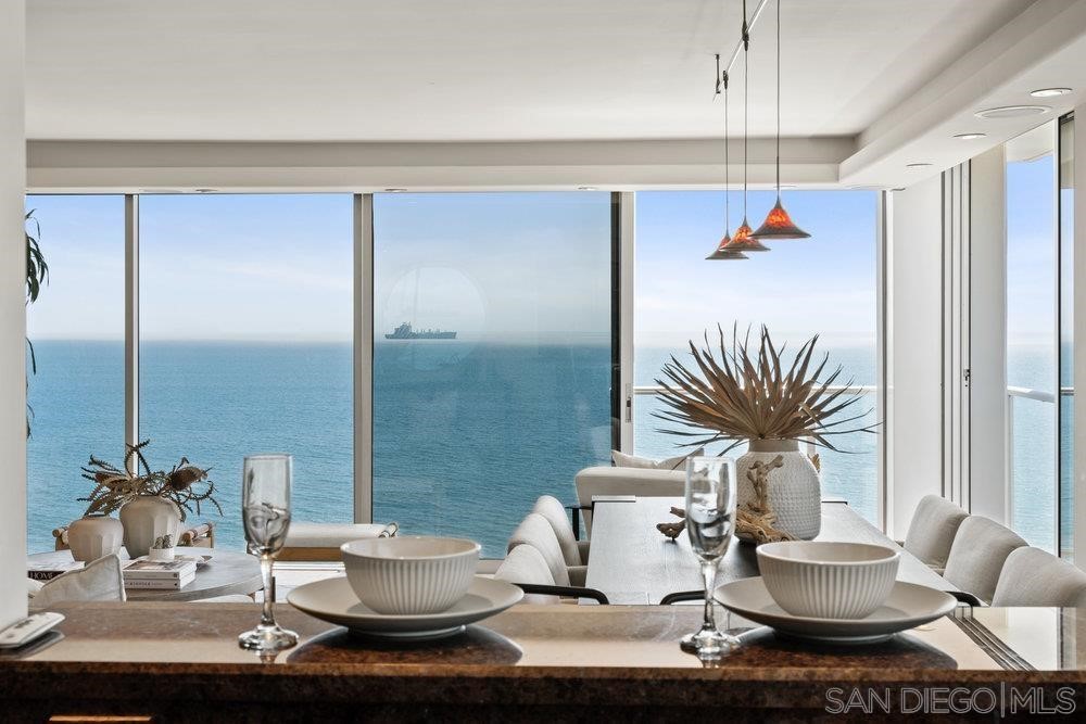 Elevate Your Space with San Diego’s Jumbo Window Experts